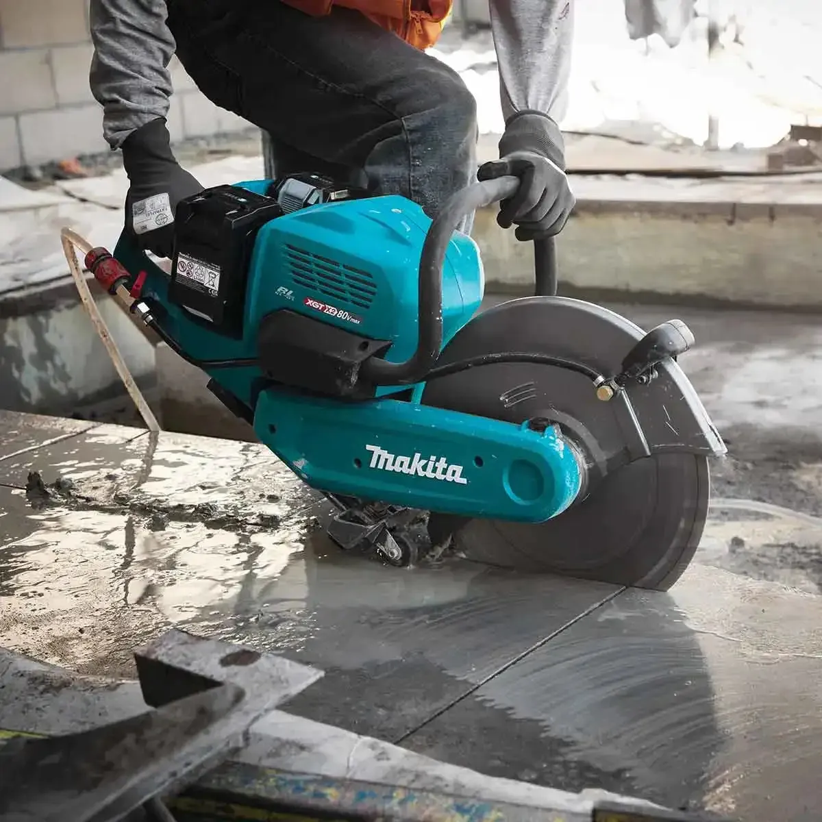 Makita - 80V max (40V max X2) XGT Brushless 14" Power Cutter Kit